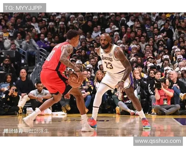 贝弗利与詹姆斯的对决谁能笑到最后篮球场上的激烈碰撞与精彩瞬间