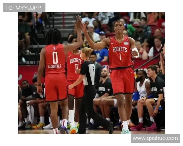 雄鹿与火箭首节较量精彩纷呈球员表现引人瞩目