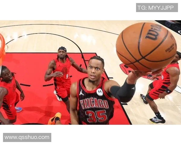 杰拉米格兰特的篮球之路:从潜力新星到全能战士的华丽蜕变 杰拉米格兰特的篮球之路:从潜力新星到全能战士的华丽蜕变